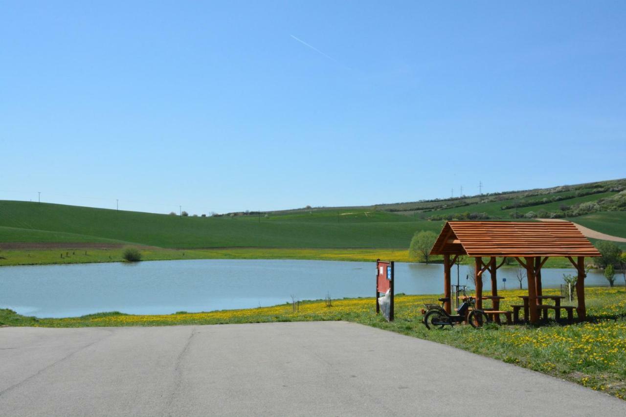 Moravske Toskansko Stavesice Exterior photo